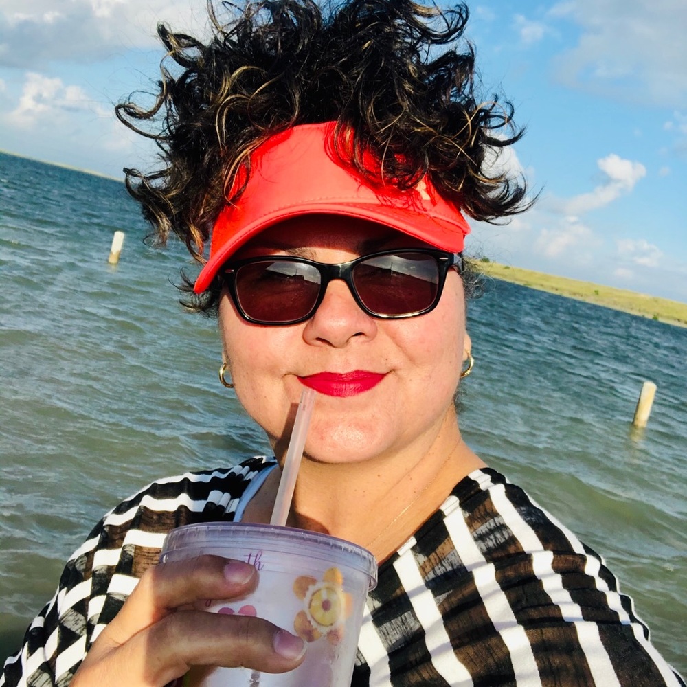 Meet your Posher, Adriana